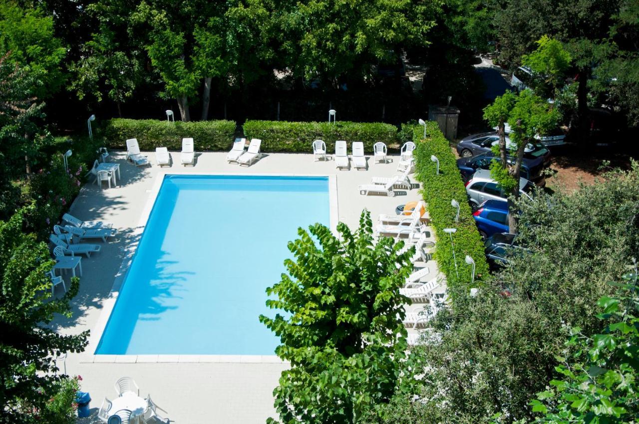 Hotel Royal Inn San Mauro Mare Exterior foto