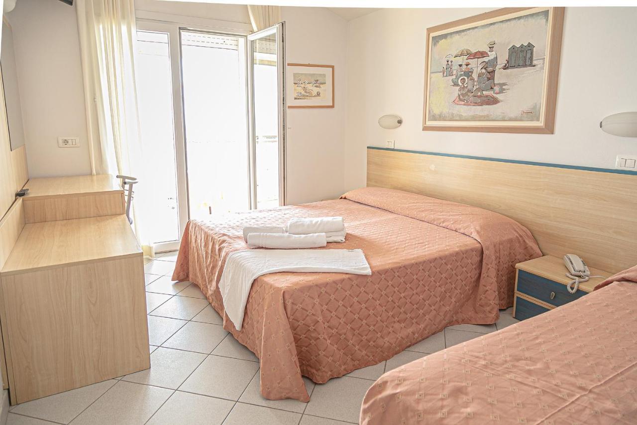 Hotel Royal Inn San Mauro Mare Exterior foto
