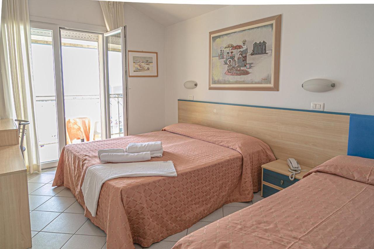 Hotel Royal Inn San Mauro Mare Exterior foto
